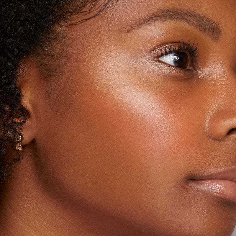 Fiona Frills Makeup Illuminating Cream in Self Glow Highlighter Frilliance